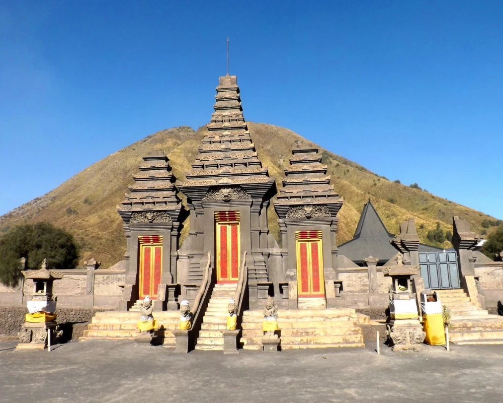 Pura luhur poten bromo bromo tengger semeru
