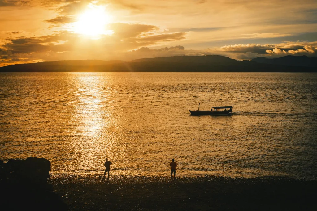 7 fakta unik pantai grand watu dodol