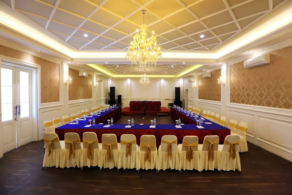 Fasilitas hotel surya