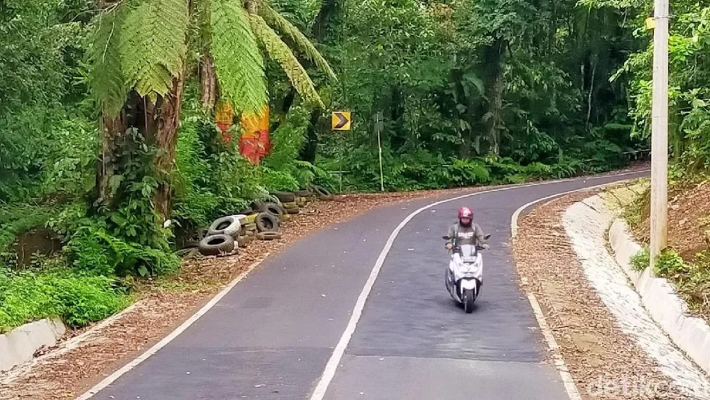Jalan ke kawah ijen