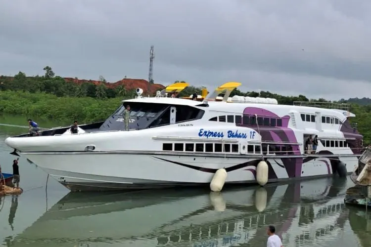 kapal cepat banyuwangi bali