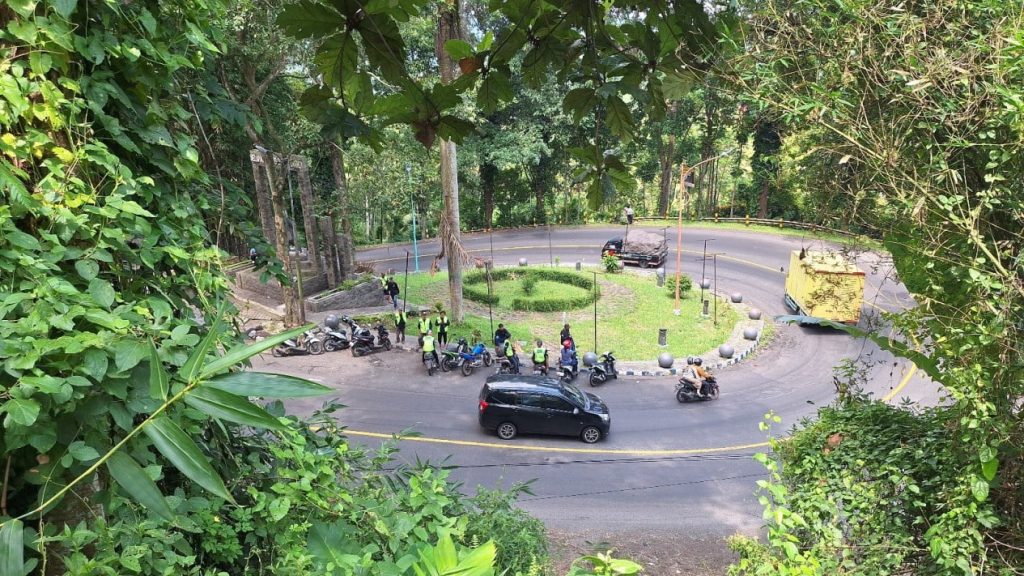 Penutupan Total Jalur Gumitir