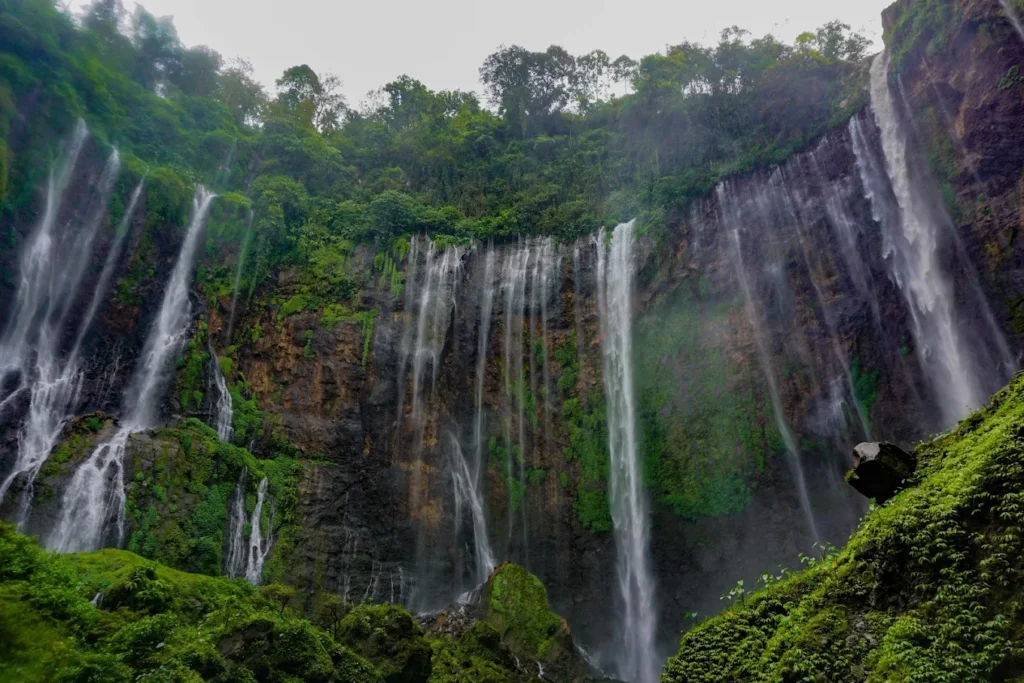 air terjun tumpak sewu lumajang