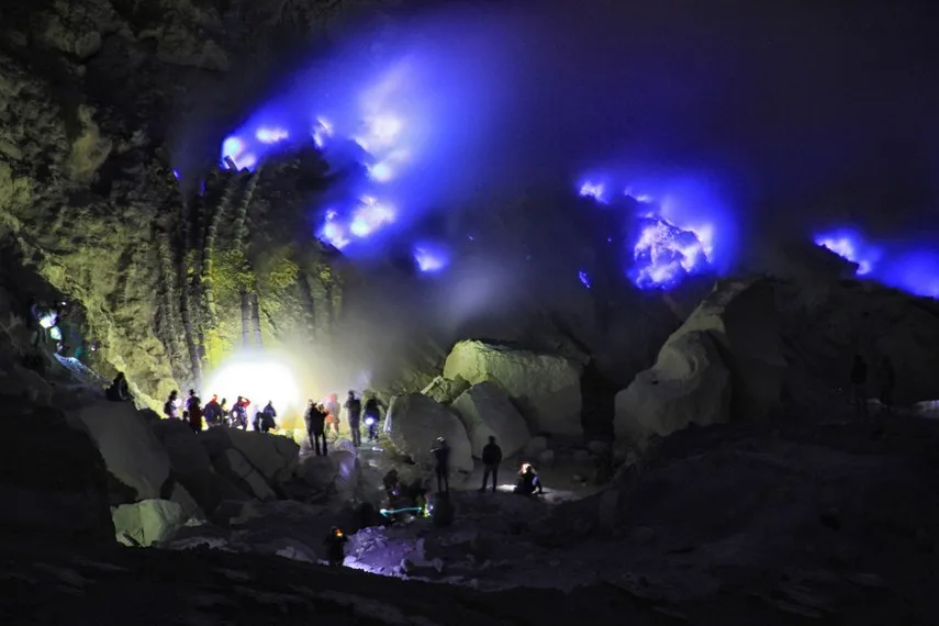 kawah ijen blue fire ijen di tutup apa sebabnya